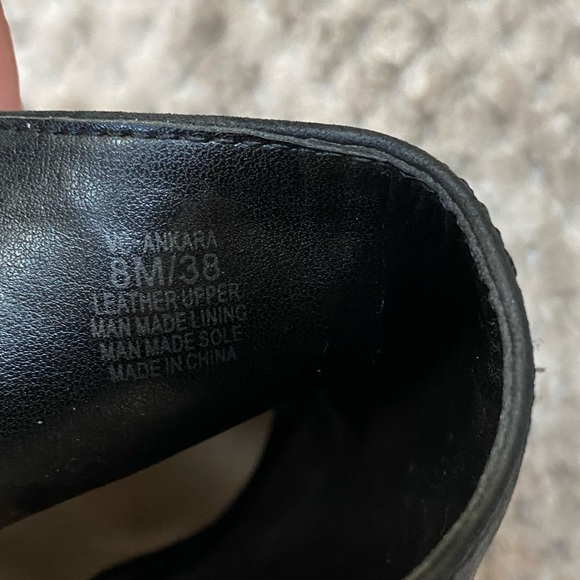 Vince Camuto Like New Condition~only worn 1 time. - Picture 9 of 9